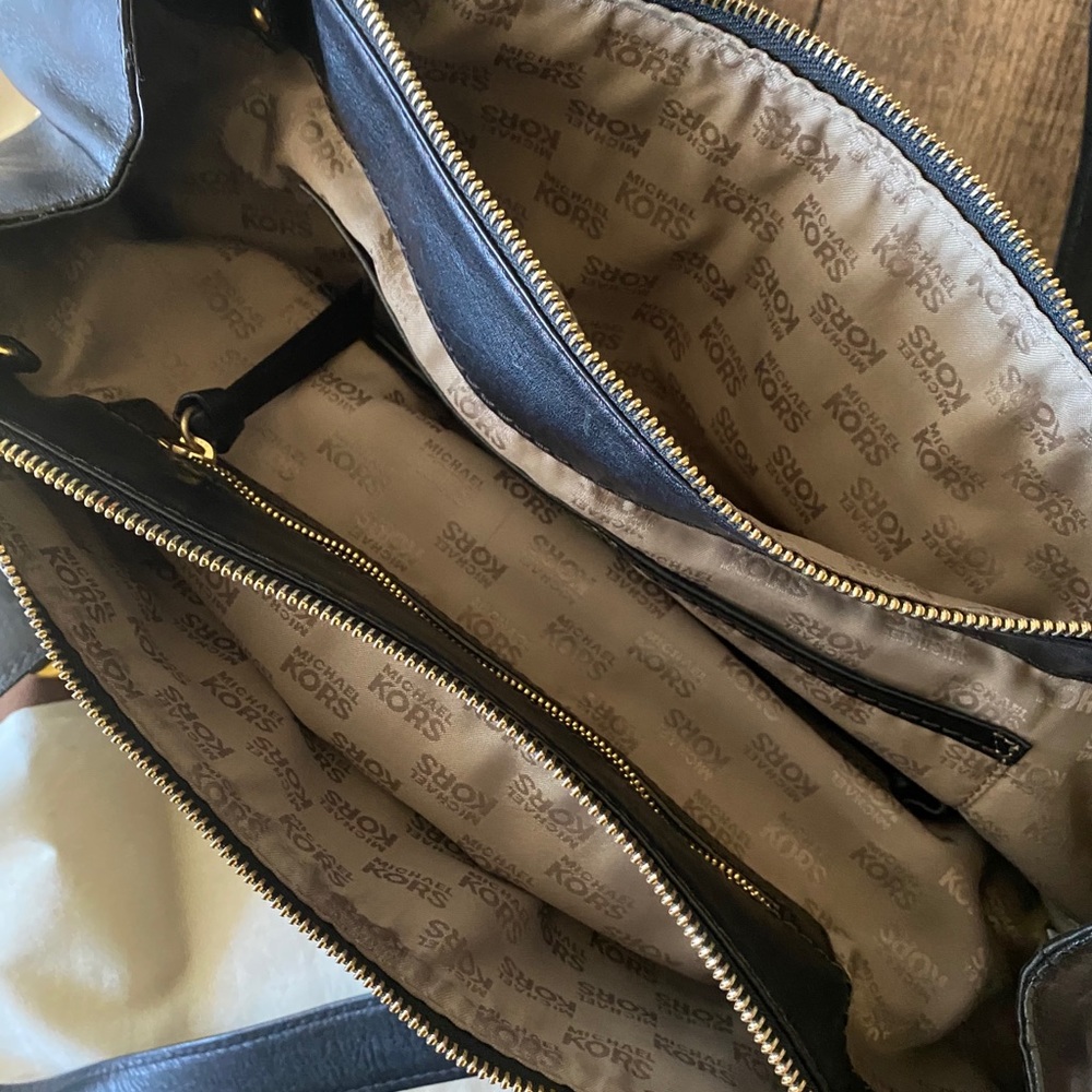 🔥Michael Kors Anniversary Tote💗 - Picture 14 of 17